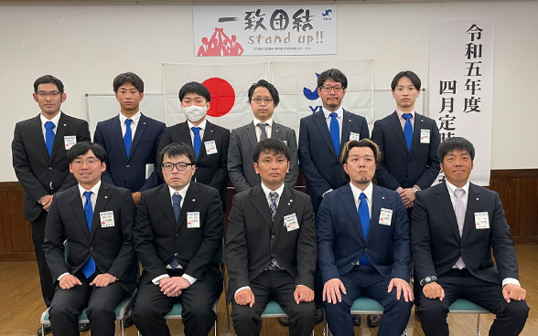 平田商工会議所青年部会員の集合写真